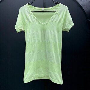Lululemon Swiftly Tech V-Neck Shirt